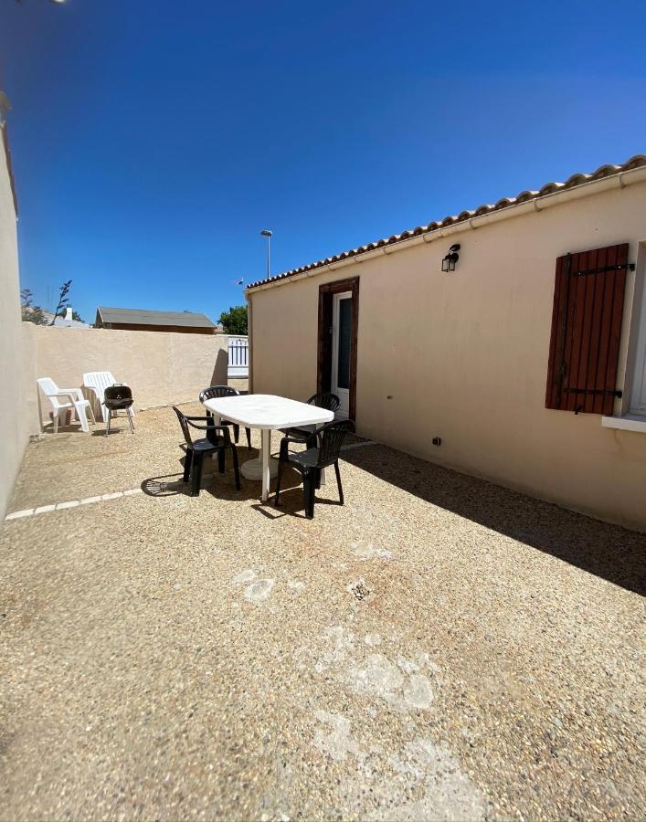 Maison *** Avec Cour 3Km Plage Et La Rochelle Saint-Vivien  Экстерьер фото
