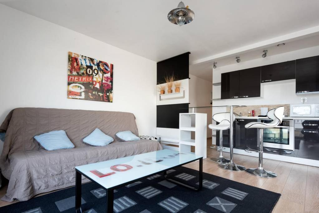 Maison *** Avec Cour 3Km Plage Et La Rochelle Saint-Vivien  Экстерьер фото